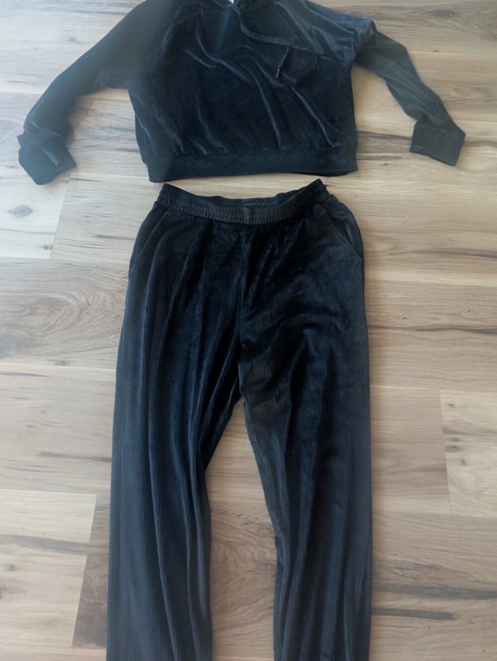 Victoria's Secret Black Velour Sweatpants Joggers & Matching Hoodie Like New M